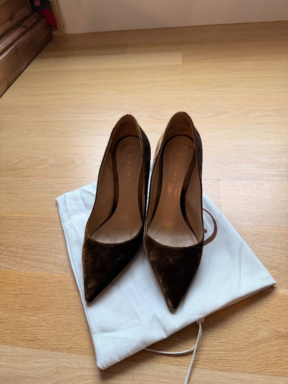 M. Gemi The Esatto Moss Velvet Size 39.5 EU